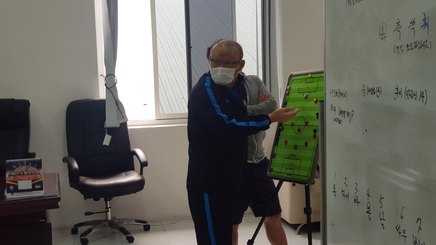 HLV Park Hang Seo duy trì lịch làm việc hàng ngày tại VFF dù các ĐTQG chưa có kế hoạch.