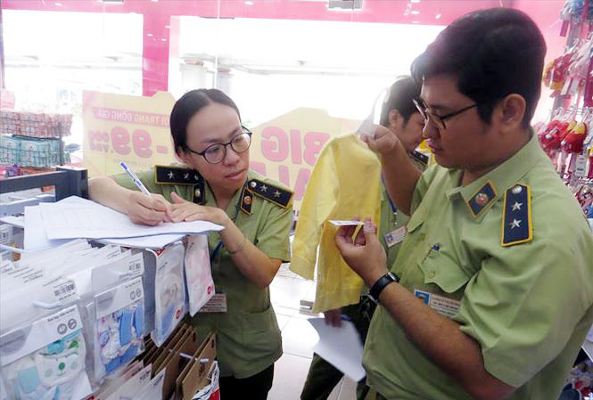 Lực lượng quản lý thị trường kiểm tra chuỗi siêu thị Con Cưng