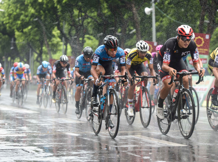 Giải xe đạp quốc tế VTV Cúp Tôn Hoa Sen 2019 đã được mở màn với vòng đua quanh hồ Hoàn Kiếm, Hà Nội.