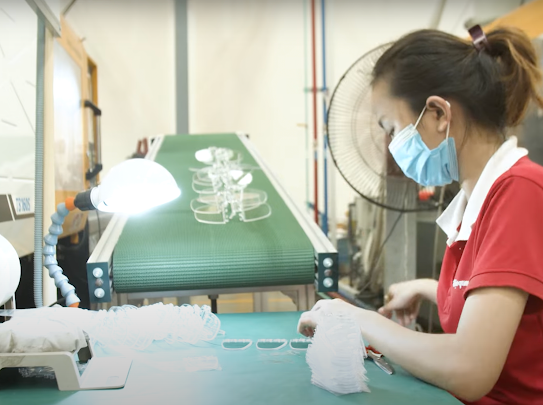 Nhiều sản phẩm của doanh nghiệp ngành công nghiệp hỗ trợ đã tham gia vào chuỗi cung ứng toàn cầu (ảnh tại công ty Điện Quang)