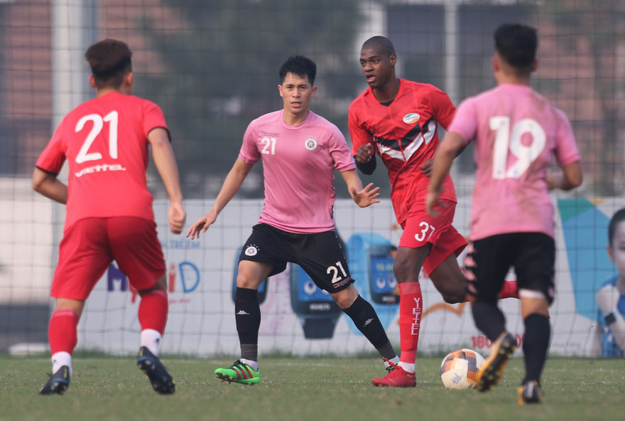 Hàng thủ CLB Hà Nội sẽ chắc chắn hơn với sự trở lại của Đình Trọng.