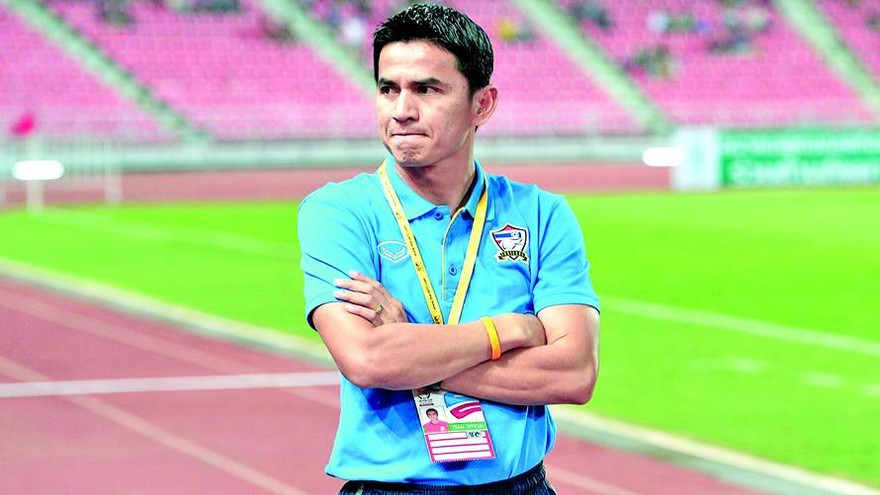 HLV Kiatisuk Senamuang đang đưa HAGL thăng hoa trong cuộc đua ở LS V-League 2021.