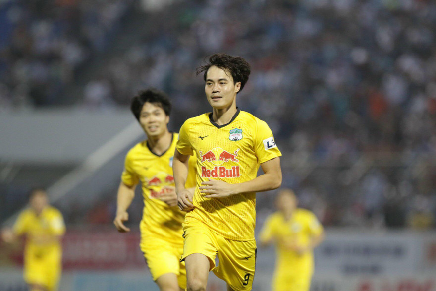 Văn Toàn ghi bàn mở ra chiến thắng cho HAGL trước SHB Đà Nẵng chiều 8/4. 