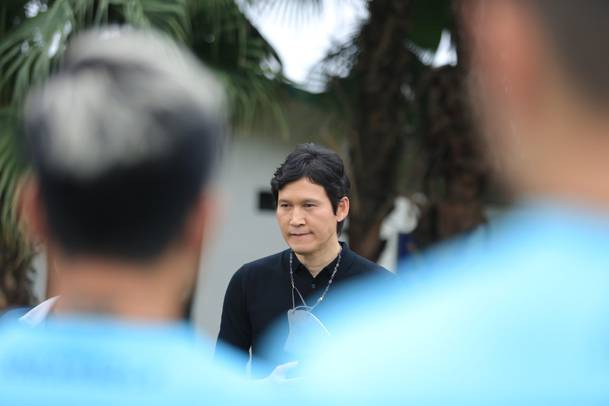 Ông Park Choong Kyun chính thức tiếp quản "ghế nóng" tại CLB Hà Nội (ảnh Anh Nghiêm)