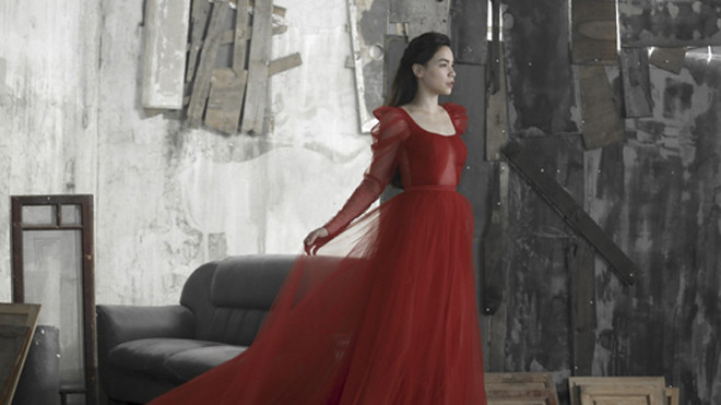 Hồ Ngọc Hà thướt tha trong MV Cô đơn giữa cuộc tình 