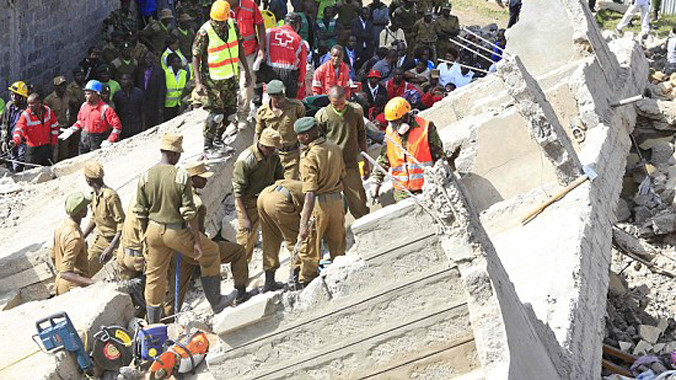 Sập nhà 5 tầng giữa đêm, hàng chục người mắc kẹt