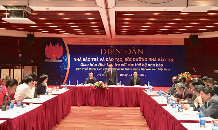 Nhà báo Hồ Hồ Quảng Lợi, Phó Chủ tịch Thường trực Hội Nhà báo Việt Nam phát biểu tại diễn đàn