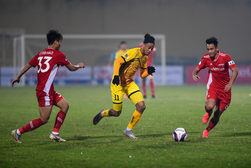 Viettel bất ngờ bại trận trước Hải Phòng trong ngày khai mạc LS V-League 2021. (ảnh Zing.vn)