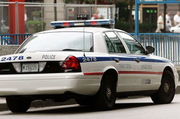 Bé trai 6 tuổi bắn chết em khi chơi trò “cảnh sát bắt cướp”.