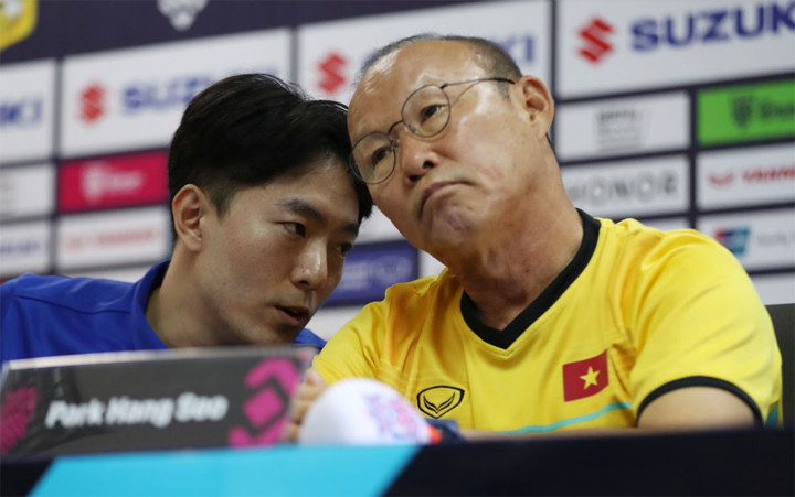 HLV Park Hang Seo tại cuộc họp báo ở Vientinane hôm 7/11. Ảnh Đồng Hào