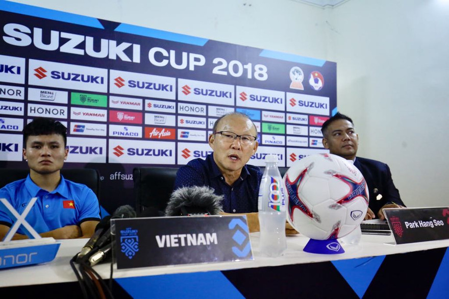 HLV Park Hang Seo trong buổi họp báo. Ảnh: Như Ý