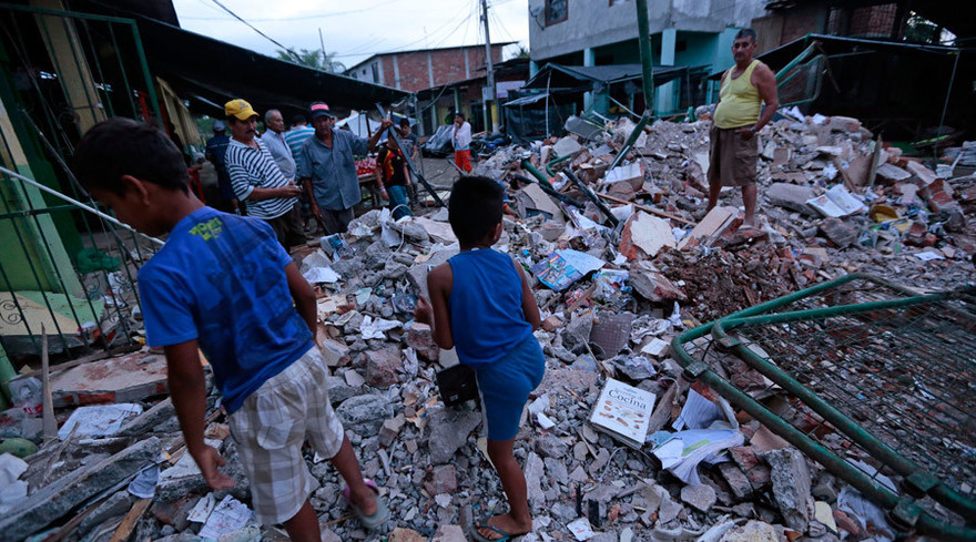 Đống đổ nát sau động đất ở Manta, Ecuador hôm 17/4