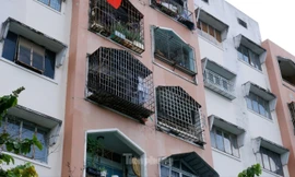 Thượng tá Trần Xuân Phương - Phó Trưởng Phòng Cảnh sát PCCC & CNCH Công an TP.HCM (PC07) thông tin tại họp báo. Ảnh: K.S.