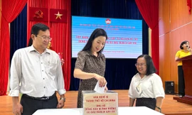 Nghệ sĩ không đứng ngoài cuộc