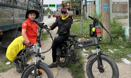 Nghỉ hè không học thêm, cậu bé Hà Nội cùng mẹ đạp xe 1.000km qua 19 tỉnh thành