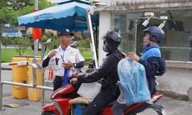 Tân sinh viên TPHCM cấp tập tìm chỗ ở tại ký túc xá lớn nhất nước