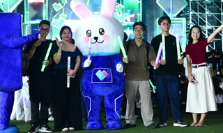 Bùng nổ năng lượng tuổi trẻ trong đêm nhạc Fest 'Chạm Việt Nam' 