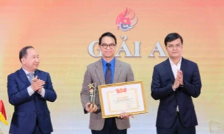 Thể hiện bản lĩnh, trí tuệ và niềm tin trong công tác bảo vệ nền tảng tư tưởng của Đảng