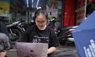 Giới trẻ chạy deadline, học bài... chờ xem sơ duyệt diễu binh