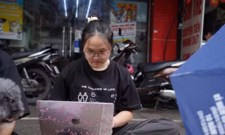 Giới trẻ chạy deadline, học bài... chờ xem sơ duyệt diễu binh