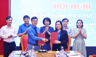 Đoàn Thanh niên các cơ quan Đảng Trung ương tiếp nhận 5 tổ chức Đoàn mới 