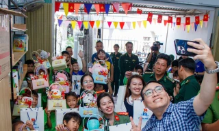 Tuổi trẻ TP HCM mang nghĩa tình đến biên giới, hải đảo Khánh Hòa