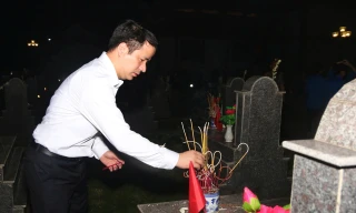 Hành trình tri ân trên mảnh đất lịch sử 