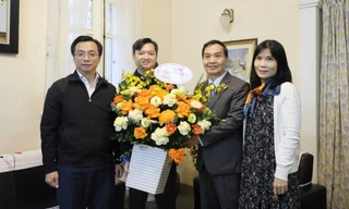 Bí thư Trung ương Đoàn thăm, chúc mừng nhà giáo, cơ sở giáo dục Đại học nhân ngày Nhà giáo Việt Nam 