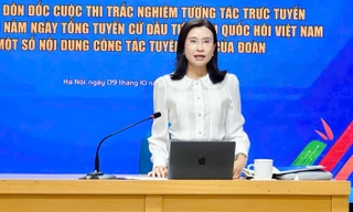 Tổ chức đội hình tình nguyện 'gõ cửa từng nhà', lắng nghe từng câu chuyện thời hoa lửa