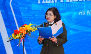  Khai mạc triển lãm 'Tiên phong trong kỷ nguyên số'