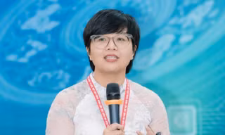 Làm gì để giúp thanh thiếu niên tránh bẫy lừa đảo 'bắt cóc online'?