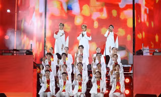 Giới trẻ hòa ca 'Tự hào Việt Nam'