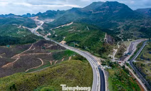 Trên công trường dự án hơn 1.800 tỷ đồng 'phá núi mở đường' của Quảng Ninh