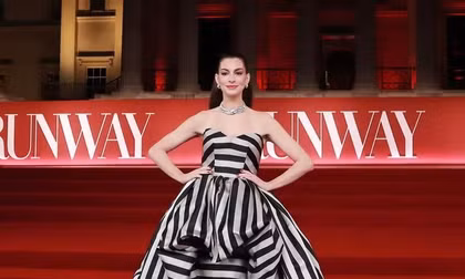 Anne Hathaway đẹp lộng lẫy tại các buổi ra mắt phim The Devil Wears Prada 2