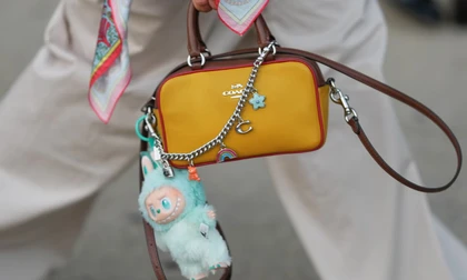 Từ Labubu đến khăn lụa, những xu hướng này sẽ cùng bạn đi trọn vẹn năm 2026