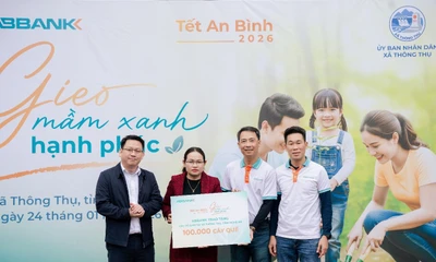 ABBANK trao tặng 100.000 cây quế cho người dân xã Thông Thụ, tỉnh Nghệ An