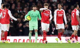 Sự thất vọng của các cầu thủ Arsenal sau thất bại cay đắng trước Man United.