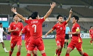 U23 Việt Nam ăn mừng bàn thắng.