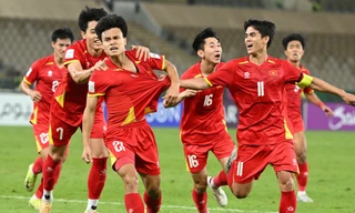 U23 Việt Nam ăn mừng bàn thắng.