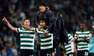 Cú lội ngược dòng 'thần thánh' của Sporting Lisbon. 