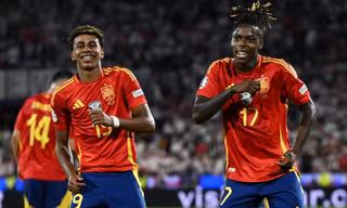 Yamal và Nico Williams.