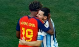 TP60+: Khoảnh khắc đẹp Lamine Yamal ôm Messi sau chung kết World Cup 2026