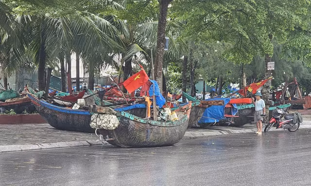 Thanh Hóa bắt đầu mưa, khẩn trương ứng phó bão '4 tại chỗ'