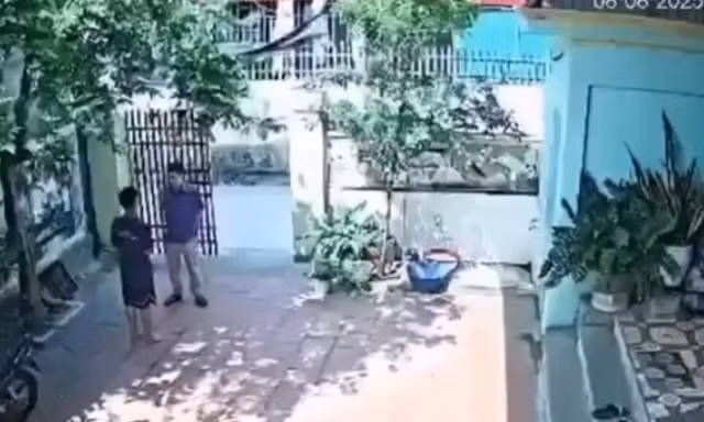 Xác minh thông tin thầy giáo đến tận nhà tát liên tiếp vào mặt học sinh