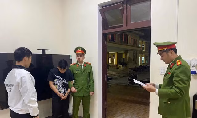 Trộm ô tô để đưa đón bạn gái 