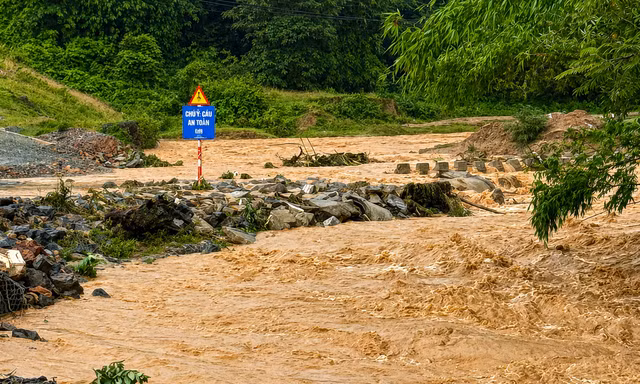 Phát hiện thi thể nam giới tại ngầm tràn ở Quảng Trị