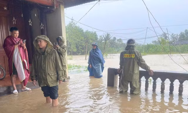 Nước dâng ở đập tràn xã Na Mèo