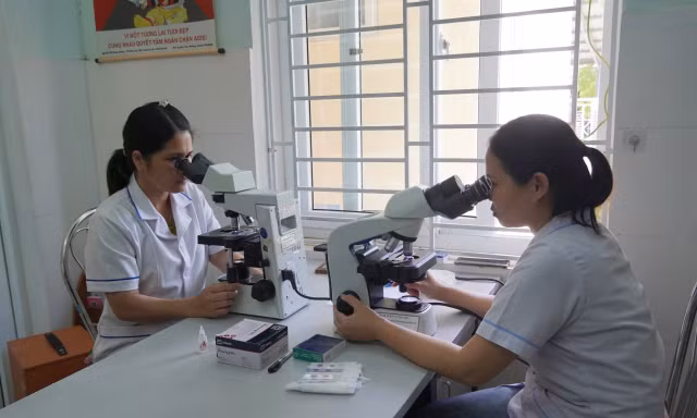 Tỷ lệ ký sinh trùng sốt rét tăng gần 500% tại nhiều xã biên giới Quảng Trị 