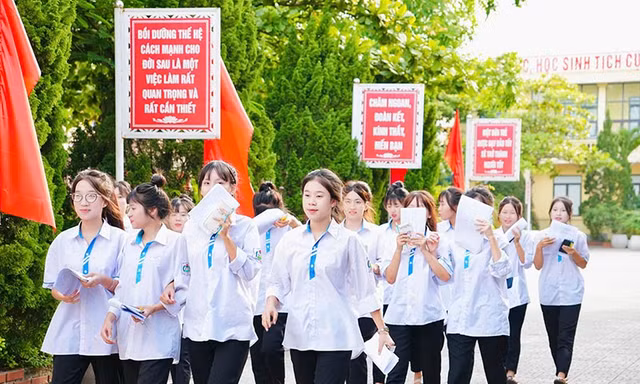 Bất cập ở Quảng Trị: Nhiều môn học ‘trắng’ giáo viên nhưng vẫn phải tinh giản biên chế 