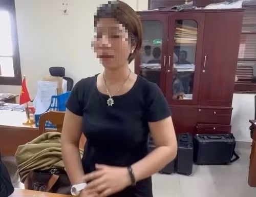 Bắt quả tang một phụ nữ mang 13 lượng vàng qua biên giới 